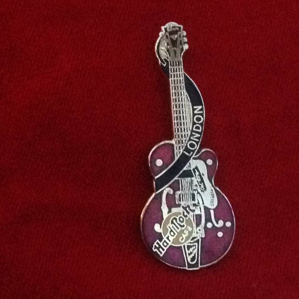 Hard Rock Guitar Pin from London